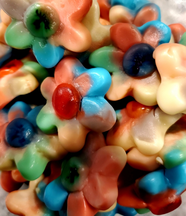 # 240 jujubes fleur multi 2.19/100g bonbonniere